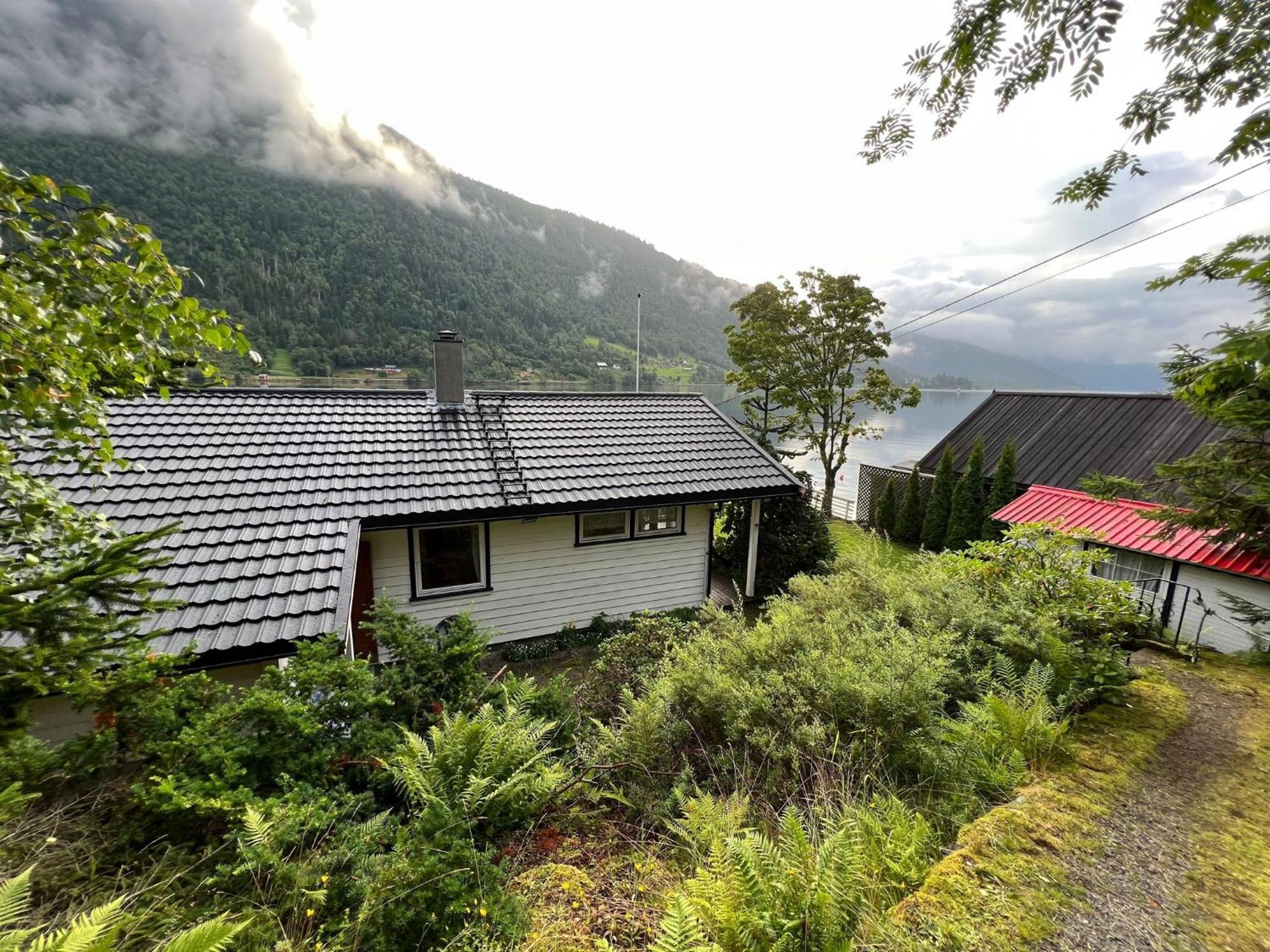 Der Fjordtraum In Balestrand Direkt Am Wasser Buitenkant foto