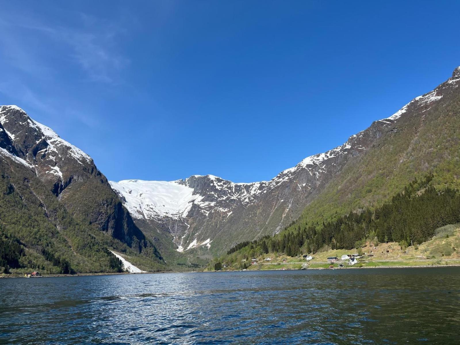 Der Fjordtraum In Balestrand Direkt Am Wasser Buitenkant foto